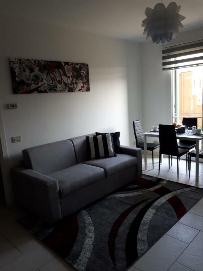 My Home Apartment มิรา ภายนอก รูปภาพ
