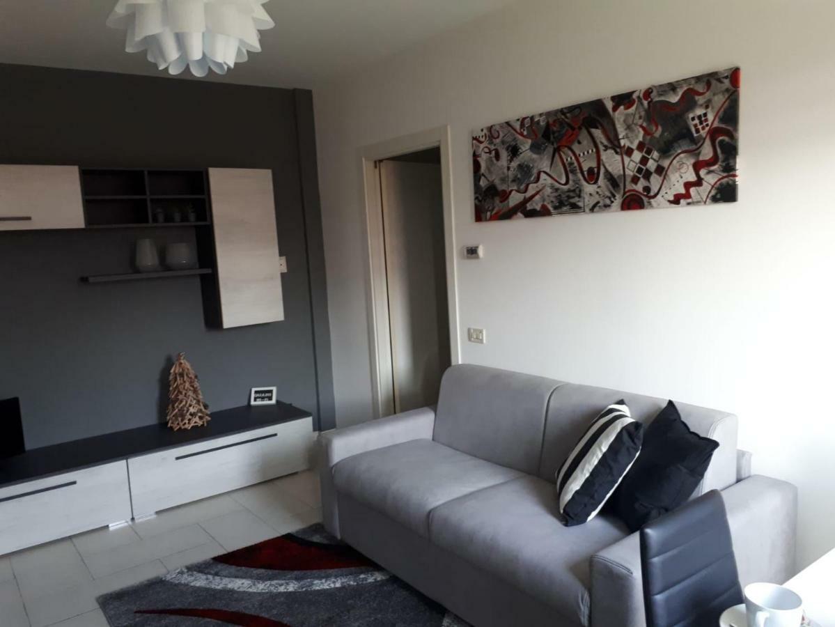 My Home Apartment มิรา ภายนอก รูปภาพ