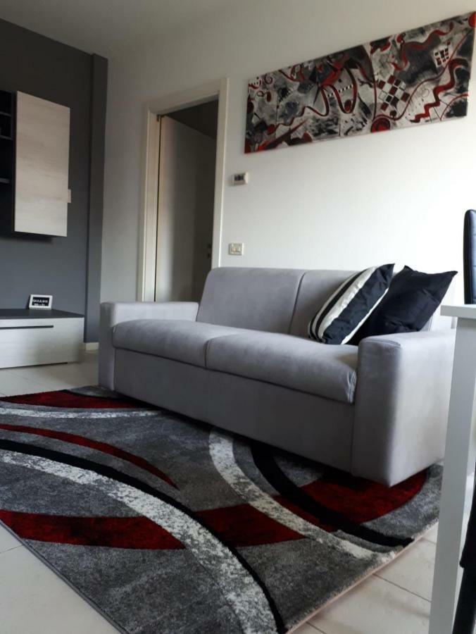My Home Apartment มิรา ภายนอก รูปภาพ