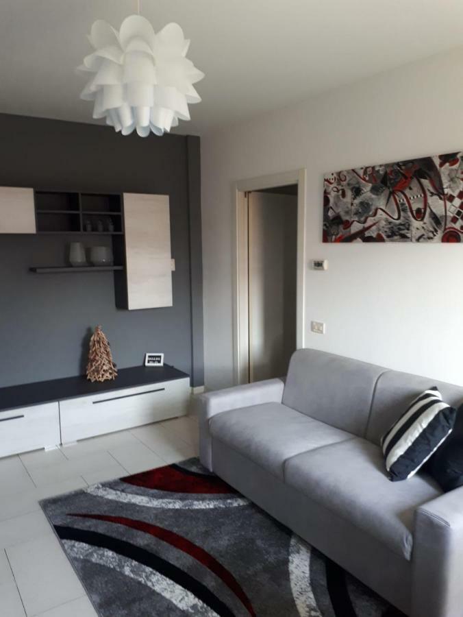 My Home Apartment มิรา ภายนอก รูปภาพ