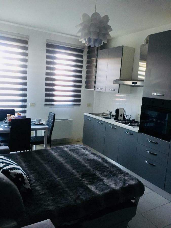 My Home Apartment มิรา ภายนอก รูปภาพ